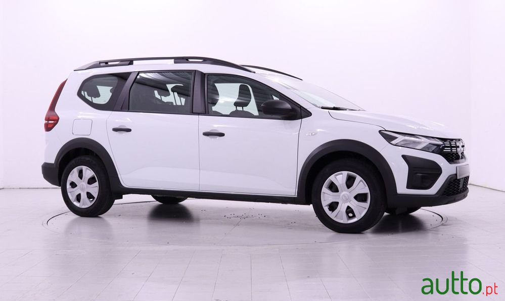 2023' Dacia Jogger photo #1