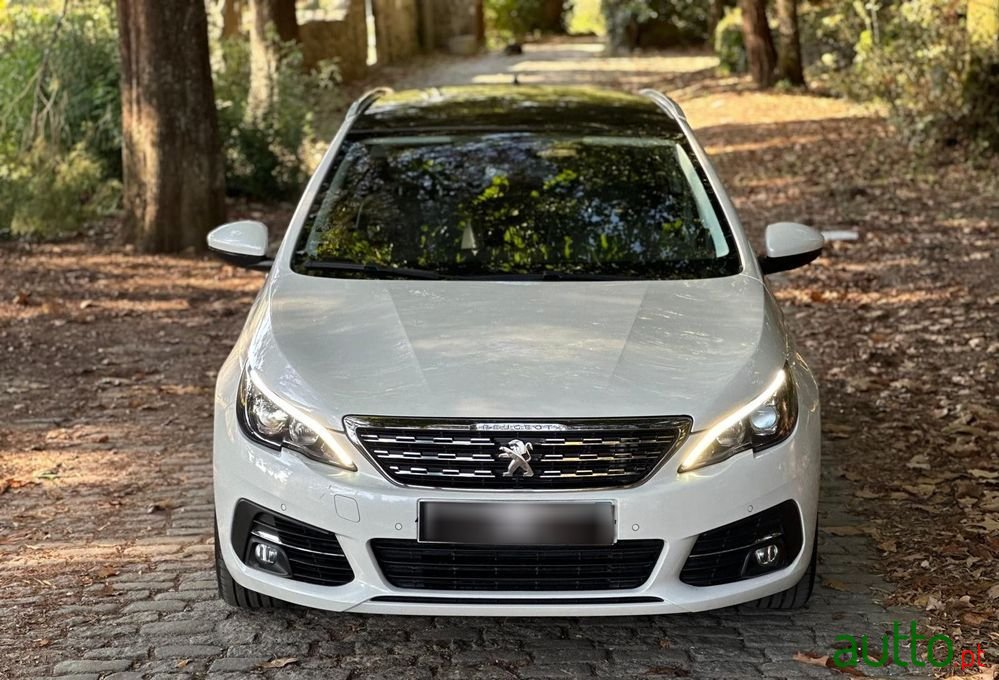 2019' Peugeot 308 photo #2