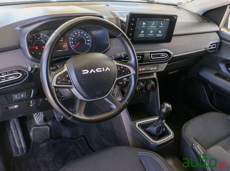 2023' Dacia Jogger photo #4