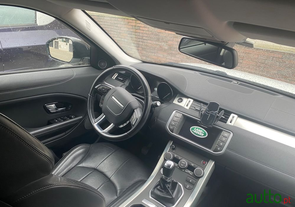 2019' Land Rover Range Rover Evoque photo #5