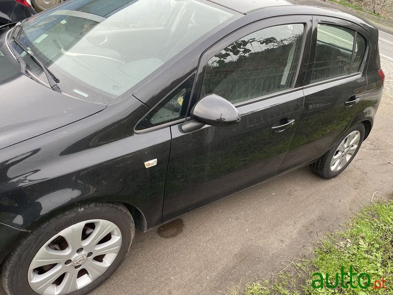 2008' Opel Corsa photo #2