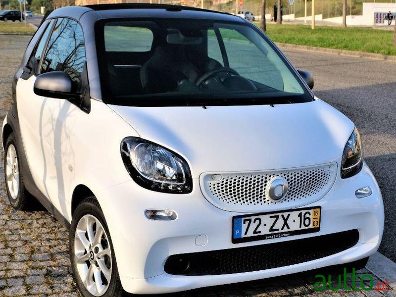 2016' Smart Fortwo Passion photo #2
