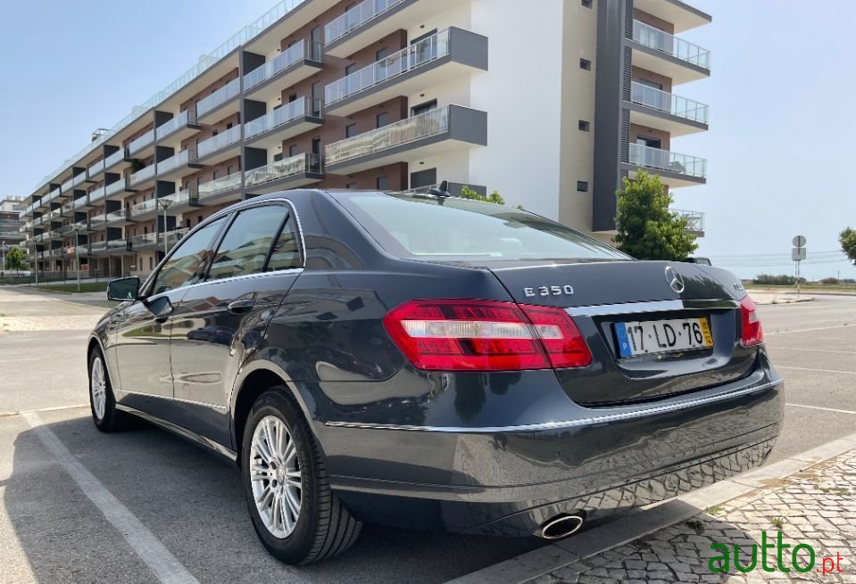 2010' Mercedes-Benz E-350 photo #5