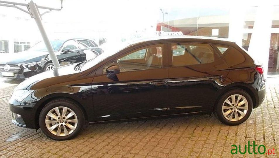 2019' SEAT Leon photo #2