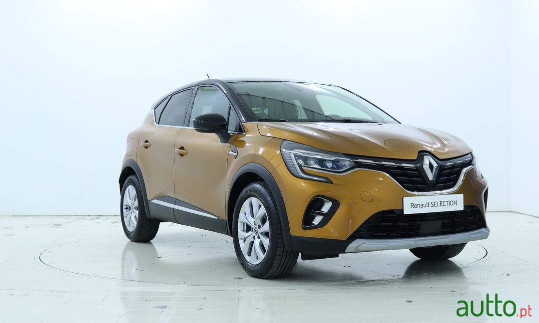 2021' Renault Captur photo #1