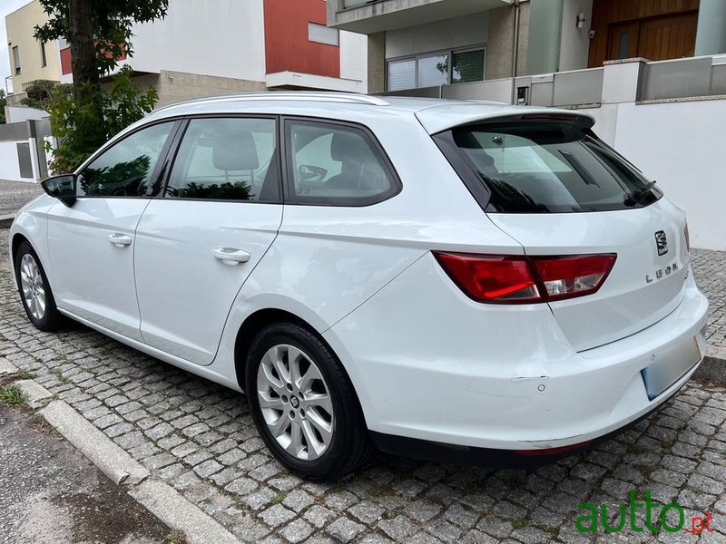 2017' SEAT Leon St photo #2