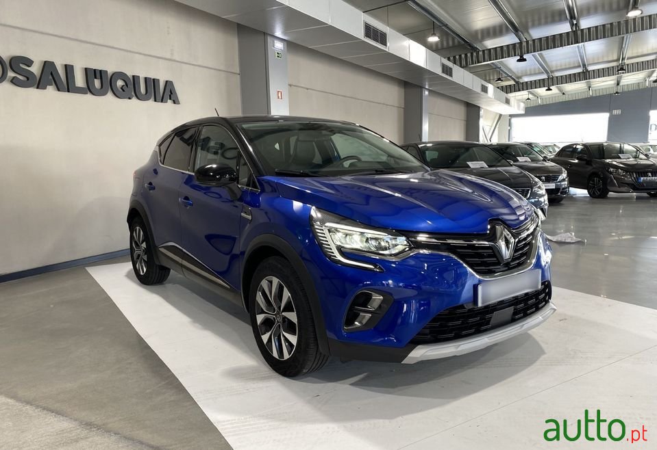 2021' Renault Captur photo #6