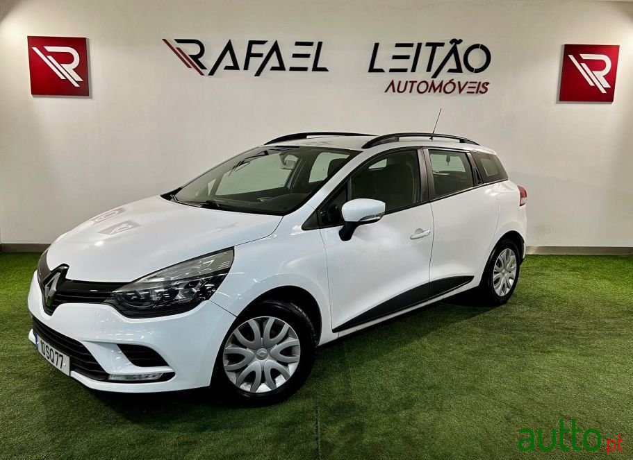 2017' Renault Clio Sport Tourer photo #1