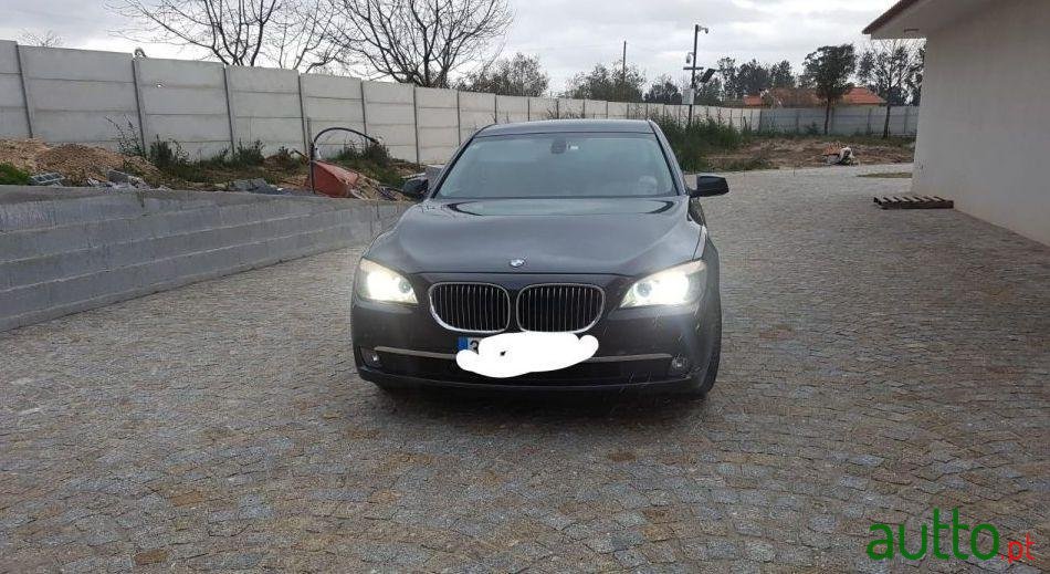 2009' BMW 730 F01 photo #1