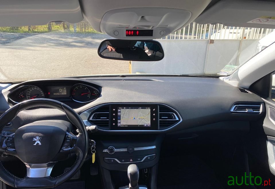 2016' Peugeot 308 photo #6