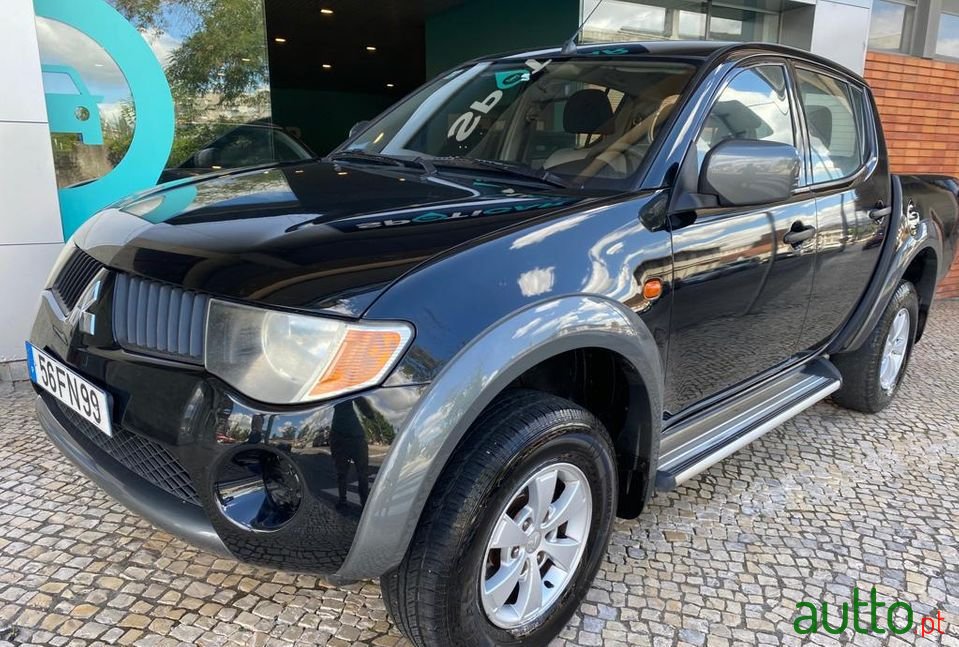 2008' Mitsubishi L200 photo #2