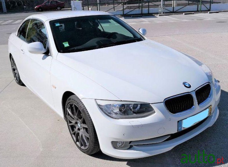 2011' BMW 320 D Descapotavel photo #1