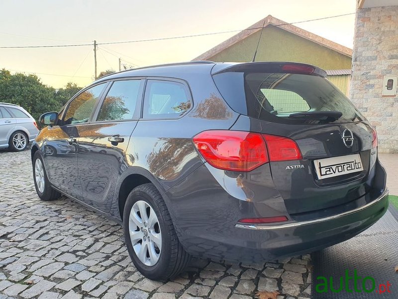 2014' Opel Astra Sports Tourer photo #6