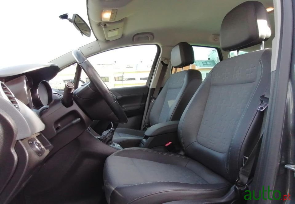 2011' Opel Meriva photo #6