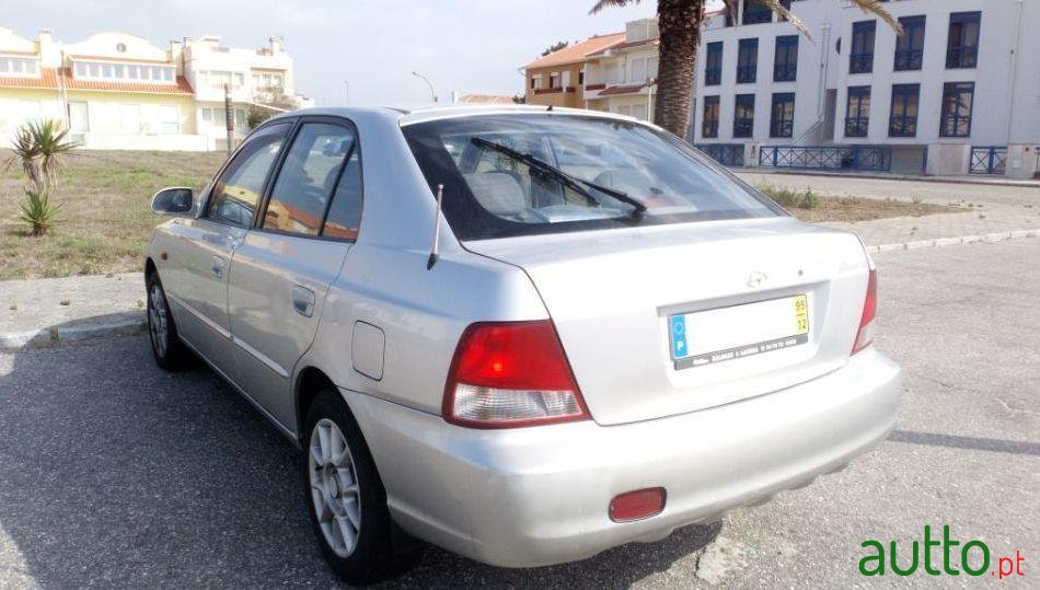 1999' Hyundai Accent Gls photo #4