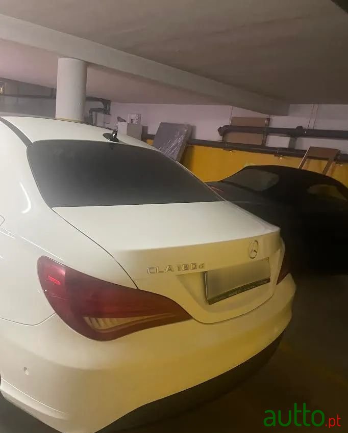 2015' Mercedes-Benz 180 photo #6