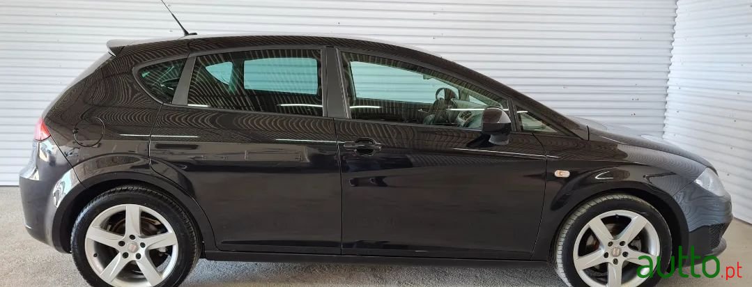 2010' SEAT Leon Sport photo #6