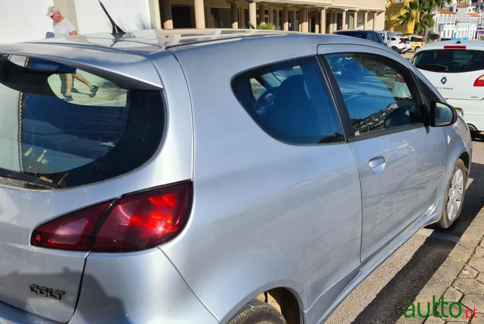 2012' Mitsubishi Colt photo #2