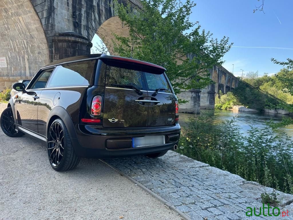 2011' MINI Clubman photo #3