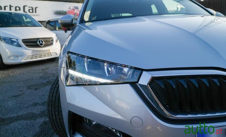 2022' Skoda Scala 1.0 Tsi Ambition photo #2