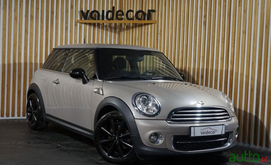 2013' MINI Cooper photo #1