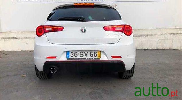 2017' Alfa Romeo Giulietta photo #2