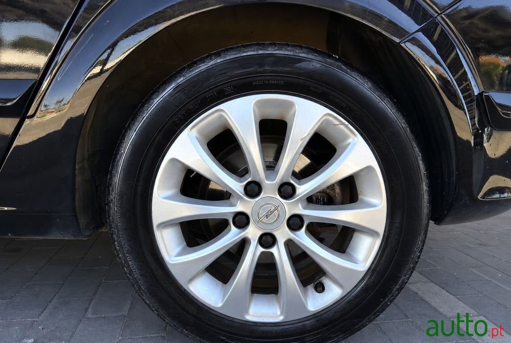 2009' Opel Astra photo #5