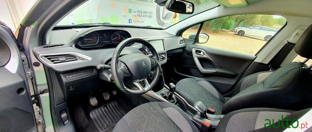2018' Peugeot 2008 photo #6