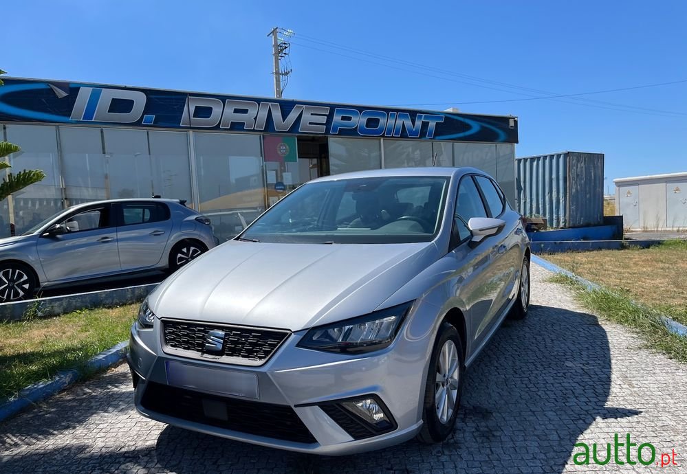 2024' SEAT Ibiza 1.0 Tsi Style Dsg photo #2