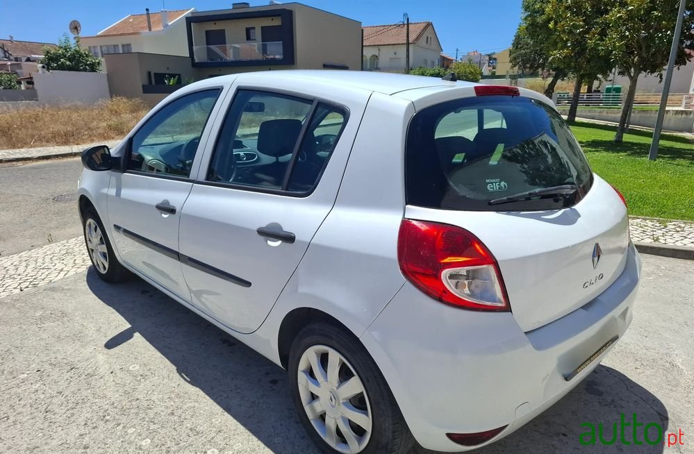 2012' Renault Clio Dci 90 Dynamique photo #6