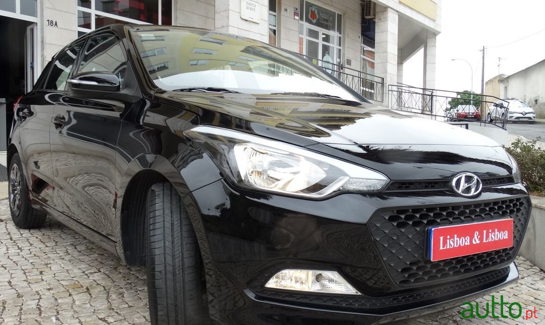 2017' Hyundai i20 photo #2