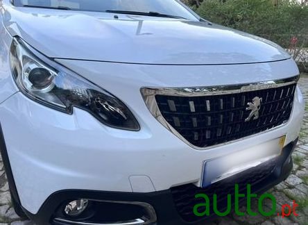 2019' Peugeot 2008 photo #4
