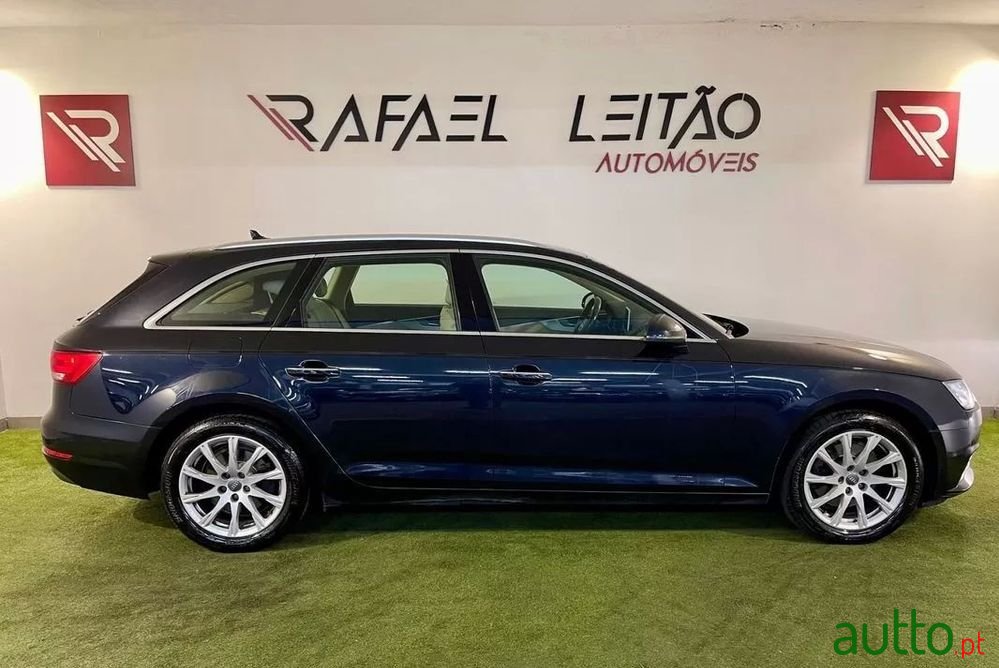 2017' Audi A4 Avant photo #5