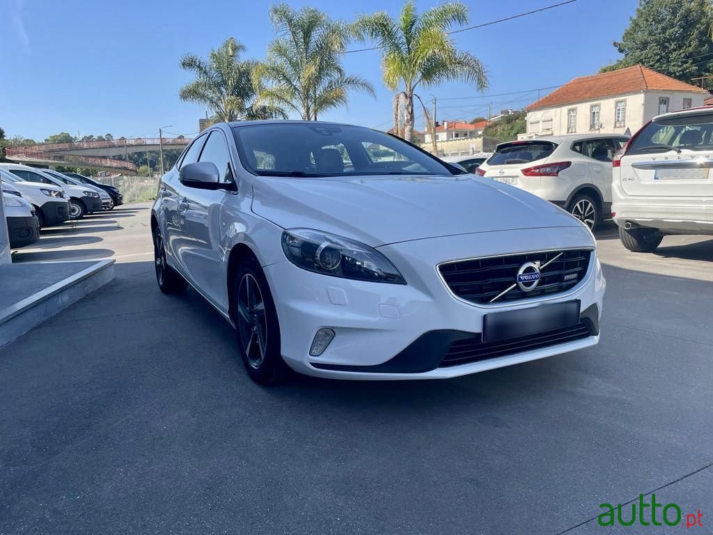 2014' Volvo V40 photo #3