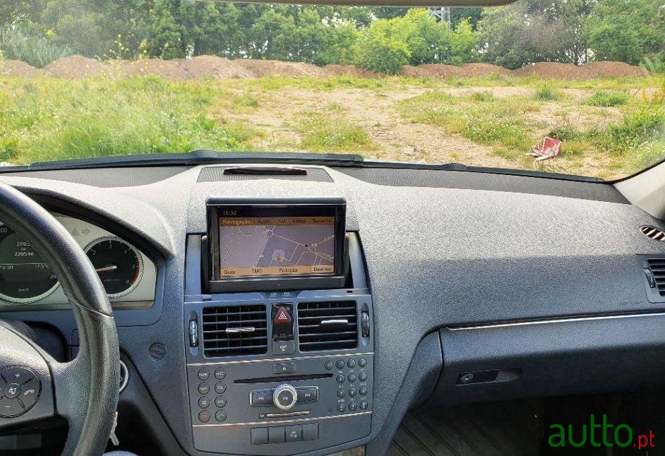 2007' Mercedes-Benz C-220 photo #1