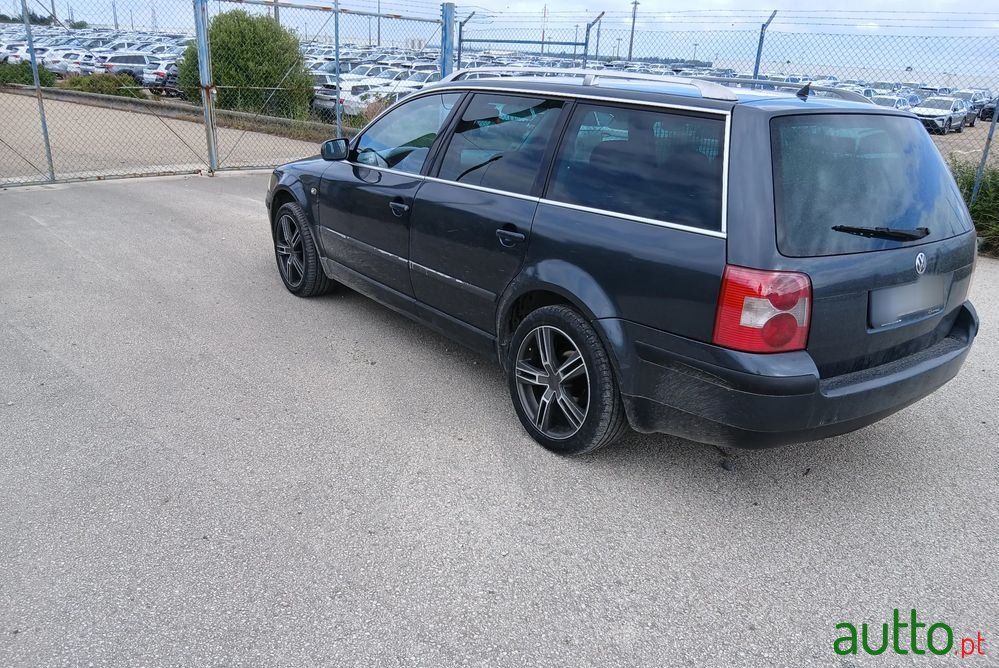 2003' Volkswagen Passat Variant photo #5