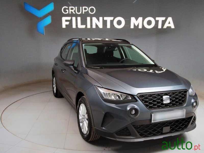 2022' SEAT Arona 1.0 Tsi Style photo #1