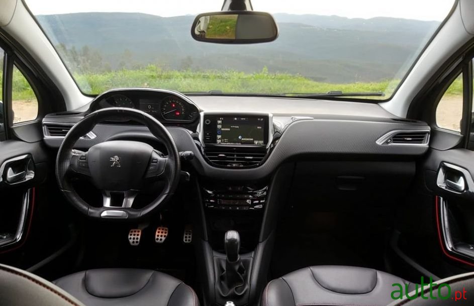 2016' Peugeot 208 Gtline photo #3