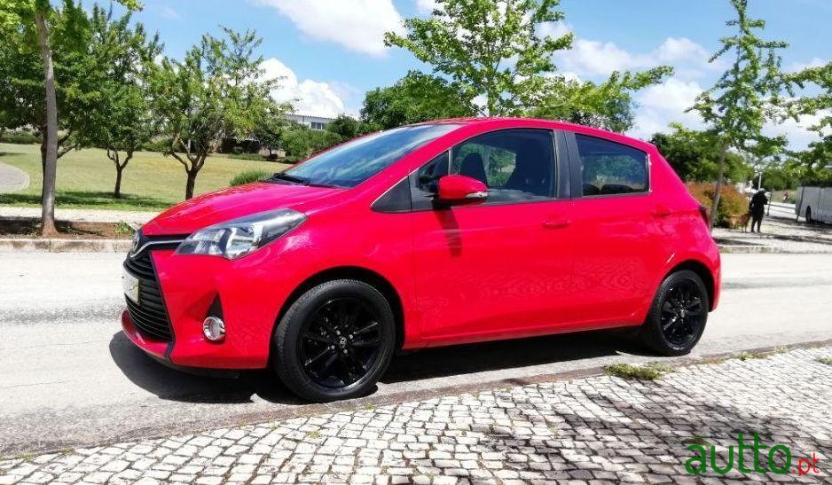 2016' Toyota Yaris photo #1