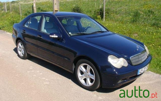 2002' Mercedes-Benz C-200 Cdi Classic photo #3