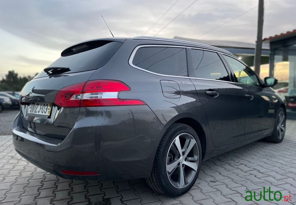 2019' Peugeot 308 photo #5