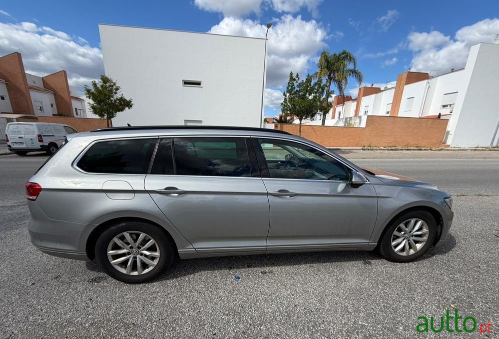 2015' Volkswagen Passat Variant photo #5