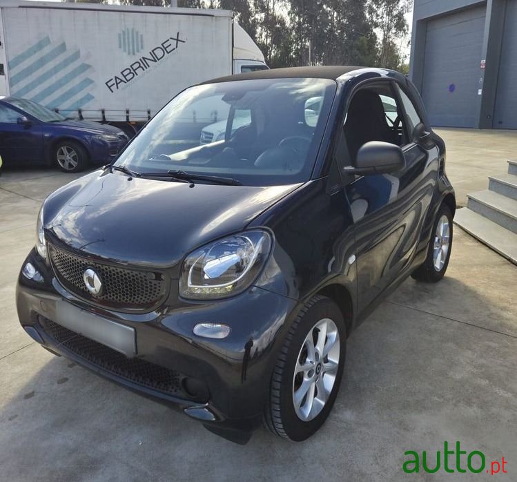 2019' Smart Fortwo Coupé photo #1