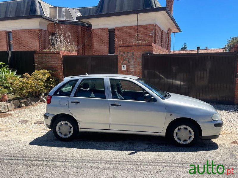 2001' SEAT Ibiza 1.0 Passion photo #1