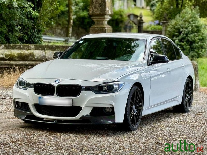 2013' BMW 320 photo #1