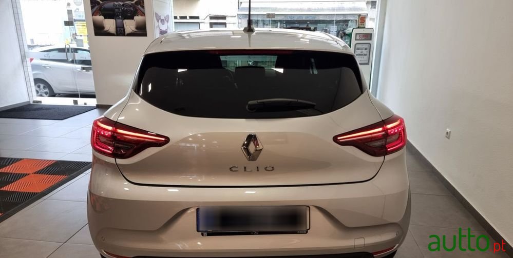 2023' Renault Clio photo #5