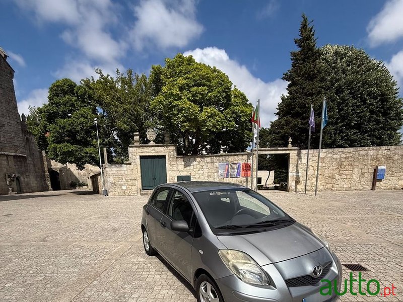 2010' Toyota Yaris 1.4 D-4D Ac Manual photo #5