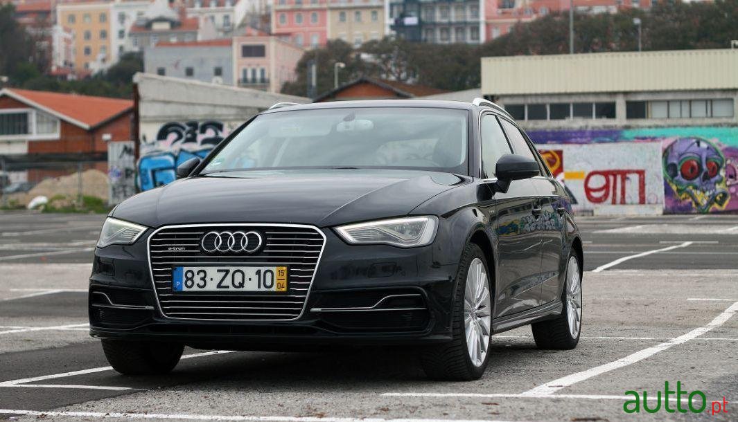 2015' Audi A3 Sport Tourer photo #1