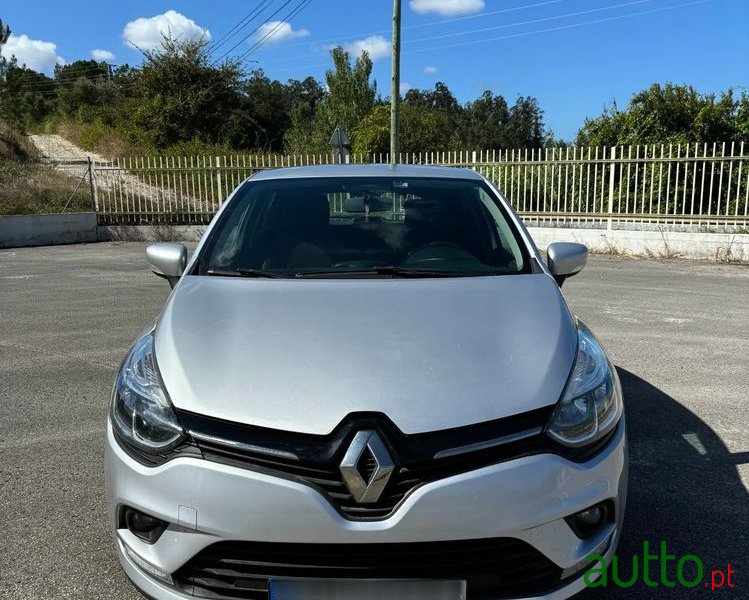 2017' Renault Clio photo #2