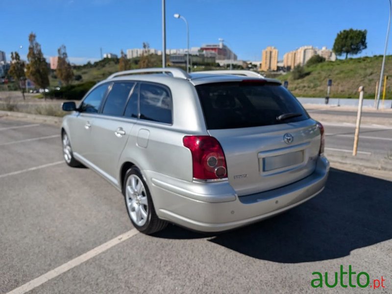 2008' Toyota Avensis Sw photo #3